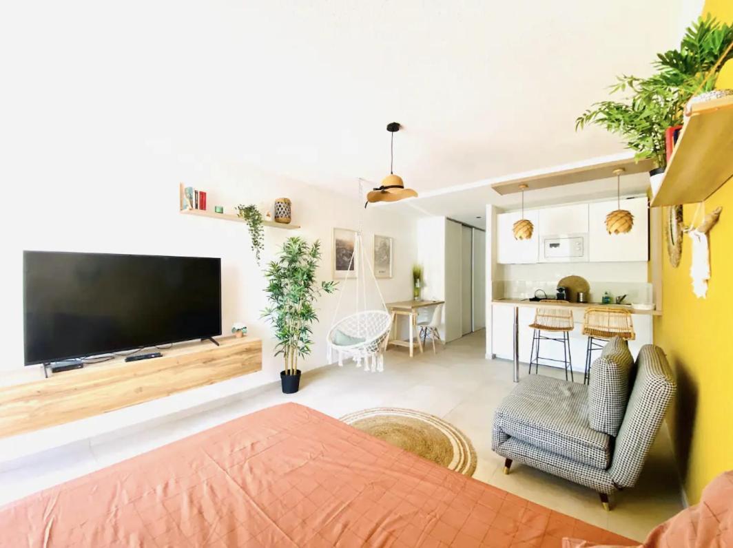 Studio Terrasse & Parking Gratuit En Residence نيم المظهر الخارجي الصورة