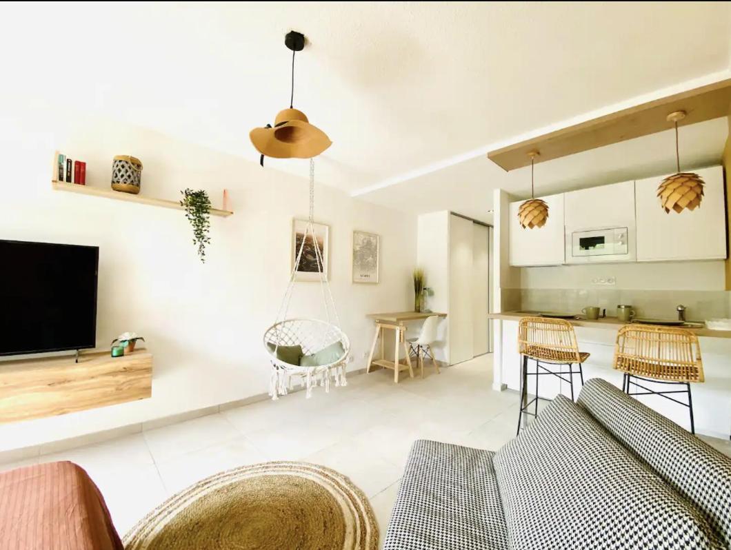 Studio Terrasse & Parking Gratuit En Residence نيم المظهر الخارجي الصورة